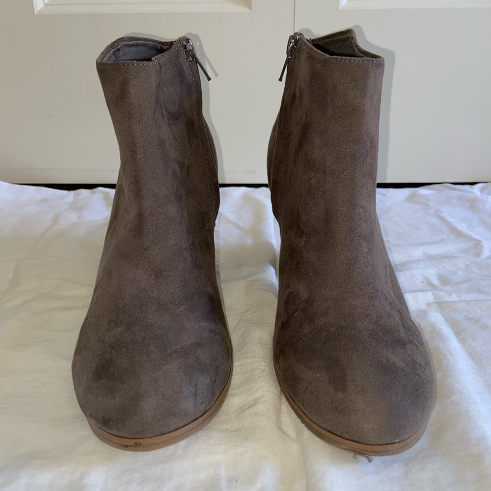 Women’s Boots, Size 10 - Picture 5 of 6